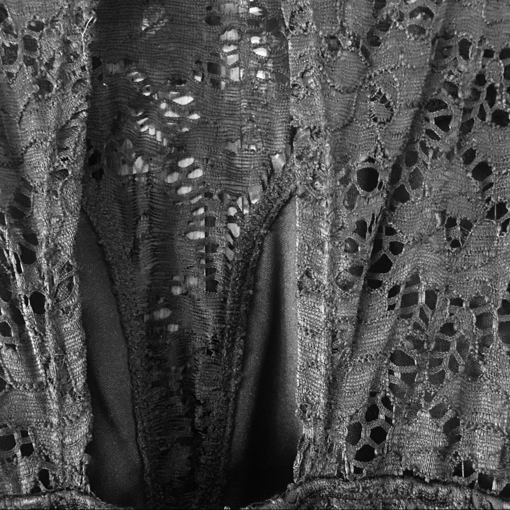 Trixxi Lace Dress - Picture 5 of 10